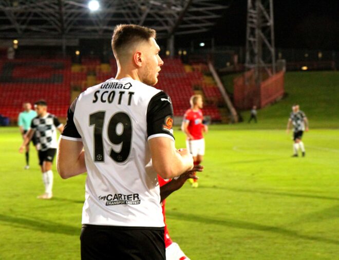 Scott signs contract extension